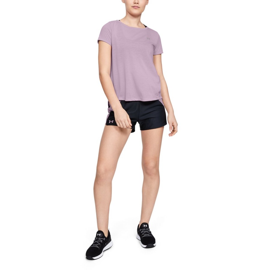 Dámské triko Under Armour Whisperlight SS  Black  S.

Volnější střih Loose je ideální pro větší rozsah pohybu, navíc jedinečný střih zad vám nabídne maximální ventilaci a originální design jen tak někdo nepřehlédne.


	Moisture Transport System zajišťuje efektivní odvod potu
	výborné termoregulační vlastnosti
	širší kulatý límec
	stylový design s jedinečným střihem zad
	rychleschnoucí materiál
	volný střih Loose pro větší rozsah pohybu
	Anti-Odor technologie zabraňující růstu bakterií způsobujících zápach
	materiál: 100% polyester