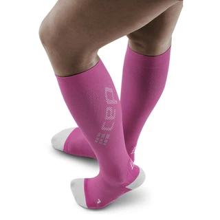 Női kompressziós futózokni CEP Ultralight - rózsaszín