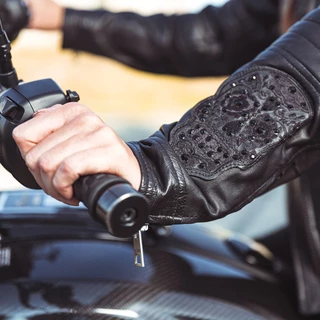 Damska skórzana kurtka motocyklowa W-TEC Strass - czarny z dżetów