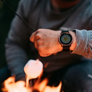Outdoorové hodinky Polar Grit X Pro - hnedo-zlatá
