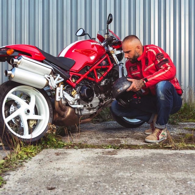 Męskie stylowe buty motocyklowe W-TEC SmokinJoe - beżowy z czerwonym paskiem