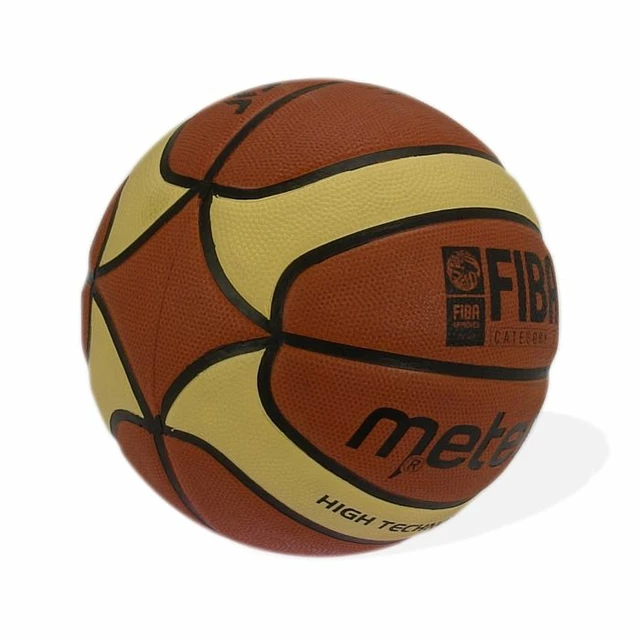 Der Ball für das Basketballspiel Meteor Training