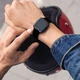 FITBIT Versa Black/Black Aluminum kluge Uhr